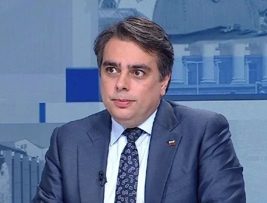 Журналисти отказват да се акредитират по абсурдните изисквания на МФ, за да отразяват Асен Василев