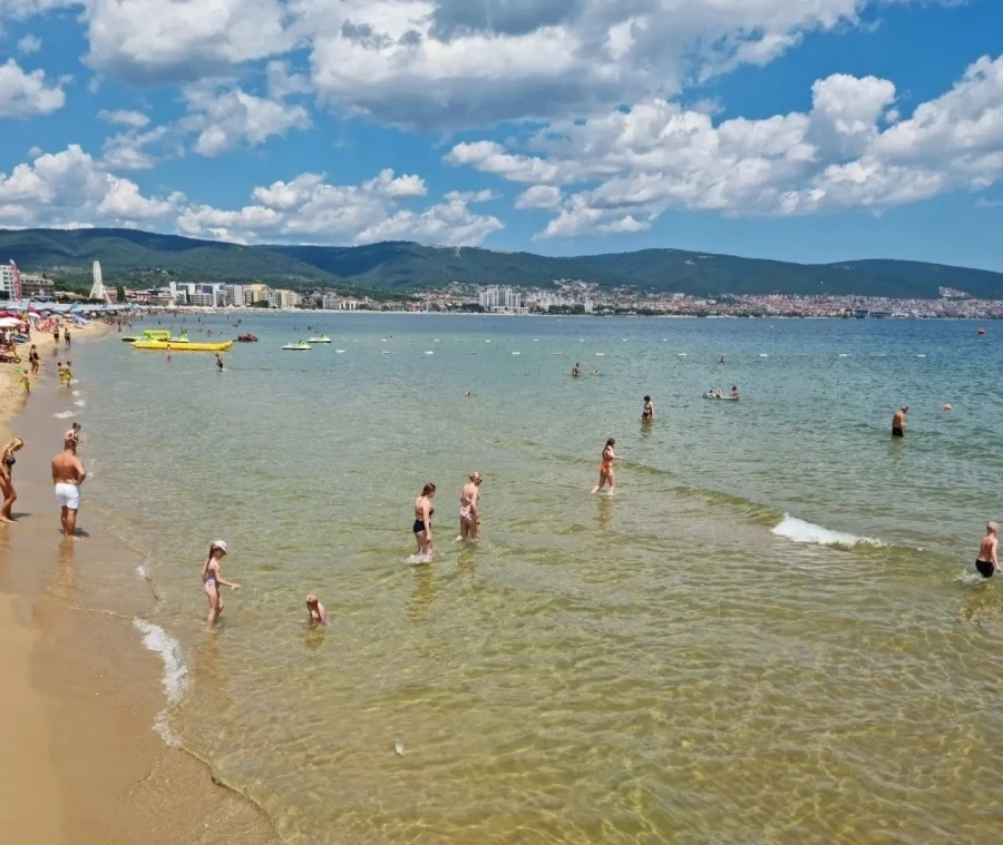 НАП проверява по морските курорти дават ли се заплати в плик