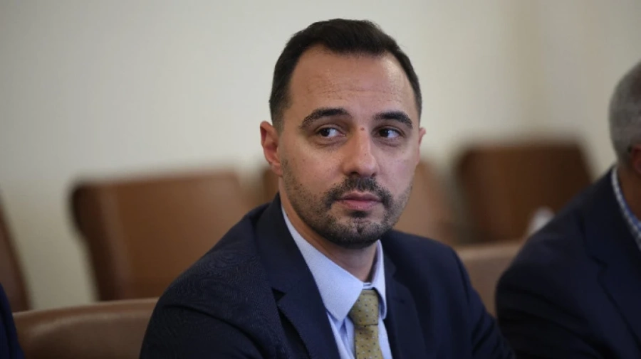Проверяват колко пари е внесла Лукойл във Фонда за сигурност на електроенергийната система