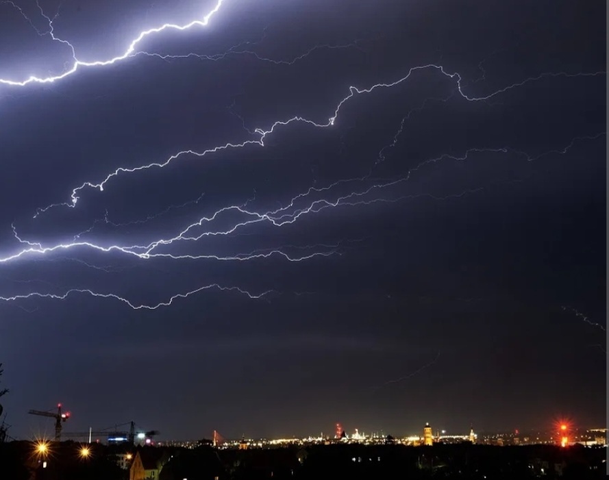 Задават се валежи и гръмотевици, но не и силна буря