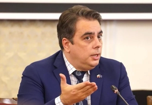 Асен Василев: Отнемането на концесията на Росенец трябва да е добре обмислено