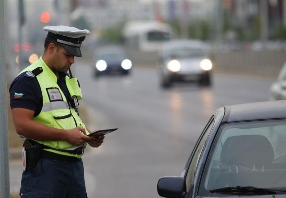 Предлагат да не може да минеш технически преглед, ако имаш неплатени в КАТ глоби