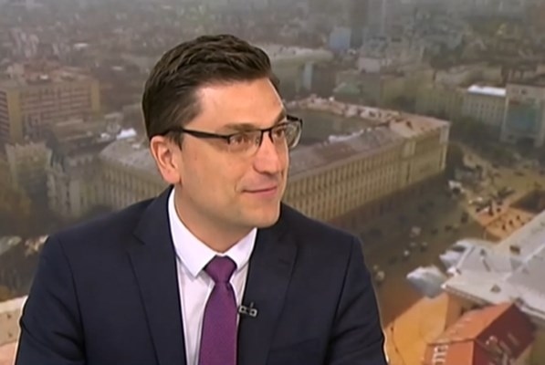 Сабрутев: На бюджетна комисия видяхме пълна лудост, която щеше да доведе до половин милиард по-малко в хазната