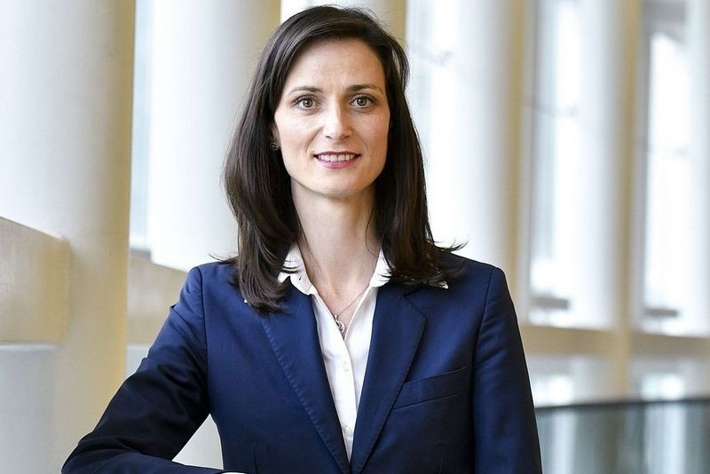 Мария Габриел: Правителството ще издържи, докато има диалог и разум