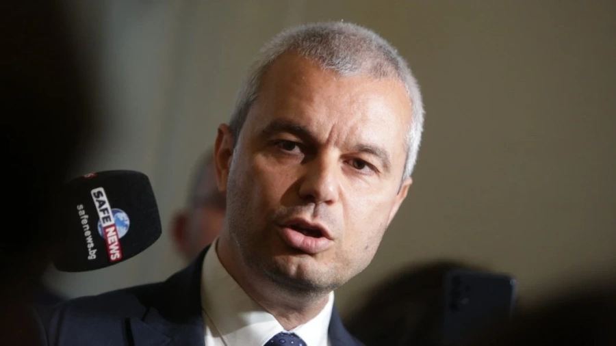 За 2 евро на квадратен метър Костадинов придоби имота пред къщата си