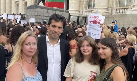 Петков от протеста за нарязаното момиче: Промяната в съдебната система ще е трудна, но нямаме право да спираме