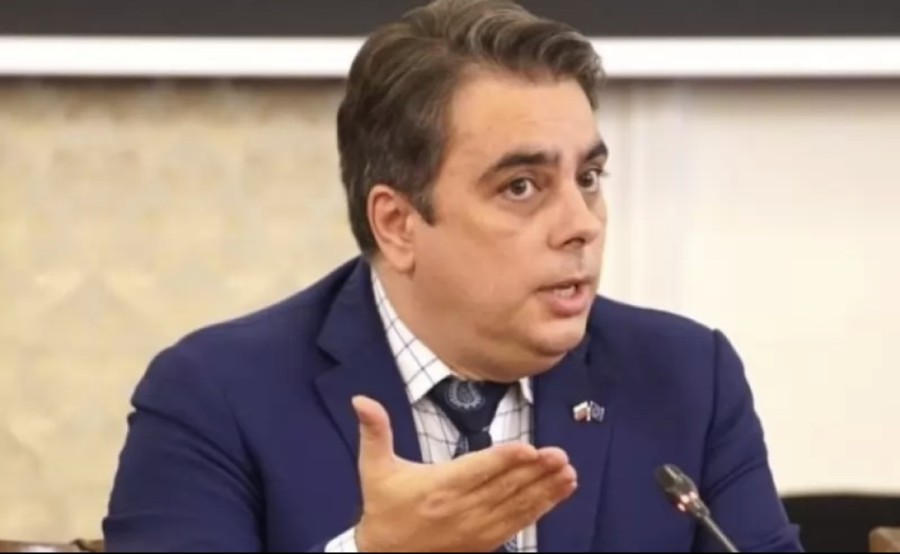 Министър Асен Василев: Заварихме 1,2 млрд. дефицит, сега има 500 млн. излишък