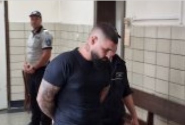 Обвиняемият за нападението на 18-годишната Дебора се изправя пред съда