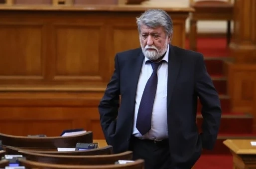 Вежди Рашидов подава оставка като депутат, напуска ГЕРБ и политиката