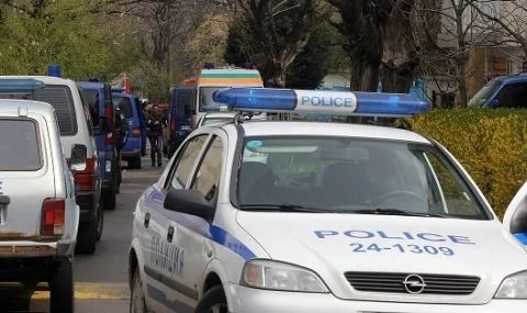 Арестуваха майка, изхвърлила 8-годишното си дете от кола