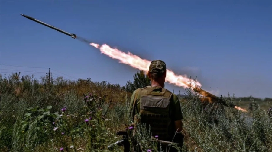 Украинските военни са отблъснали руски атаки в източните райони на страната