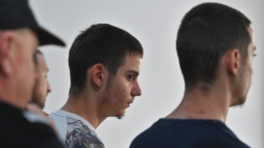 Близнаците не искат да излизат от ареста