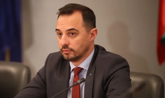 Орязват заплатите на шефовете на държавни фирми  