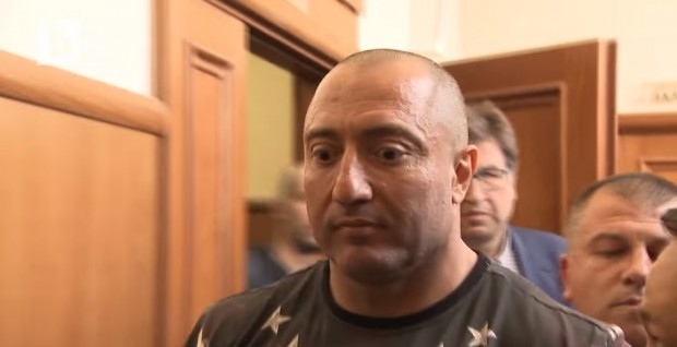 Митьо Очите вдигна пищен купон за пълнолетието на сина си
