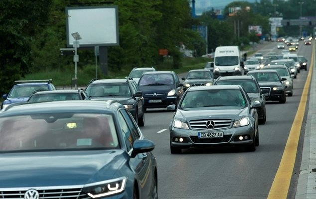 Катастрофа на магистрала Тракия предизвика километрично задръстване в посока София