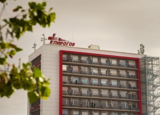 Ще оперират жената, ранена при стрелбата срещу Алексей Петров. Още не се знае коя е