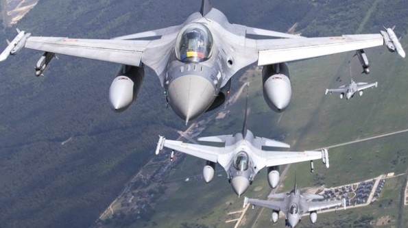 Започна обучението на украински пилоти за F-16