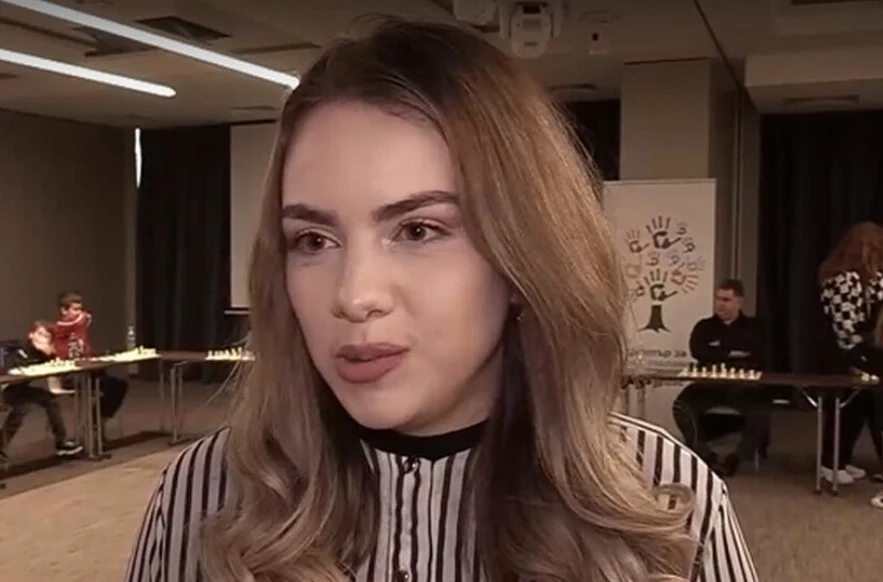 Нургюл Салимова с реми в първата партия от финала на Световното по шах. Днес е втората партия