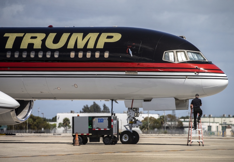 Тръмп: Дали да не избягам в Русия при Путин и да живея в дворец със златен купол?