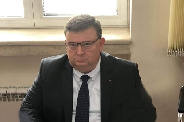 Цацаров загуби дело срещу Кирил Петков, но може да обжалва