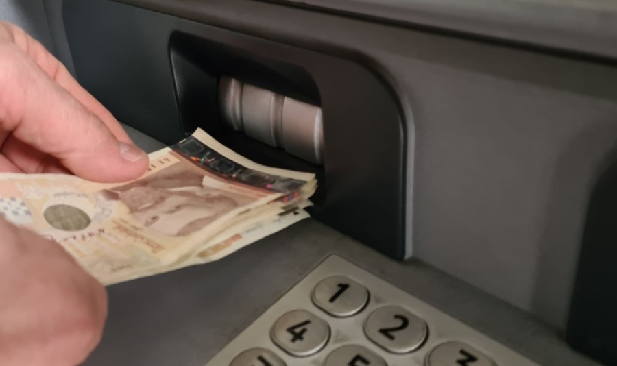 От 1 септември банките ще обслужват безплатно по една сметка на физически лица