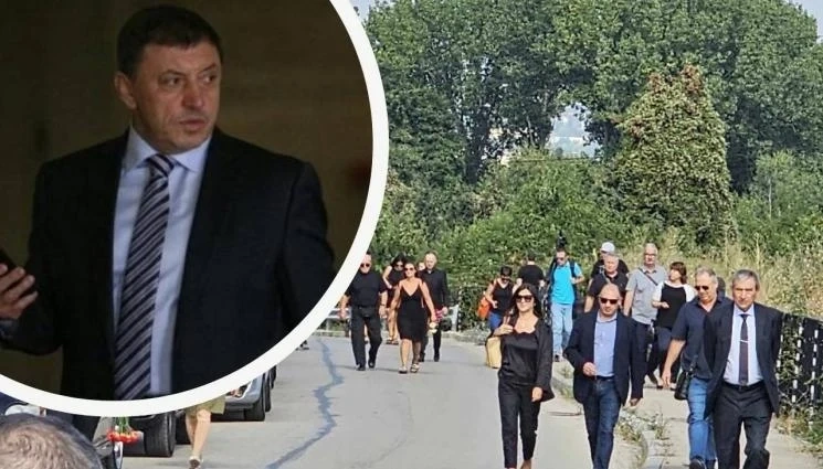 Хакерът на НАП и Пламен Бобоков почетоха Алексей Петров