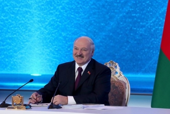 Александър Лукашенко: Честит празник, Украйна, спрете войната!