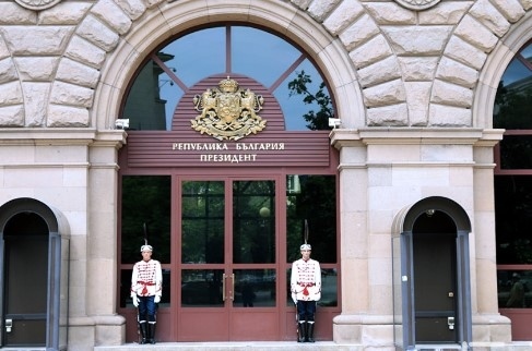 Радев даде знак, че няма да освободи главния секретар на МВР