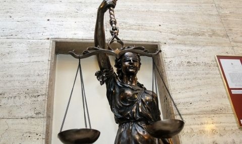 Няколко часа разпитваха Васил Божков в прокуратурата