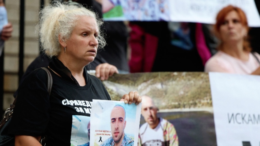 Нов протест на жителите на Цалапица на кръговото кръстовище до селото