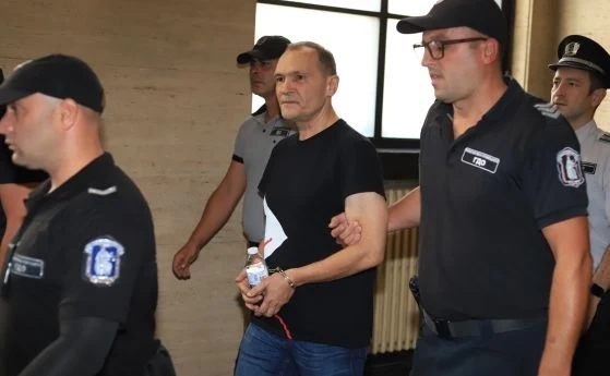 Съдът остави Божков в ареста за постоянно