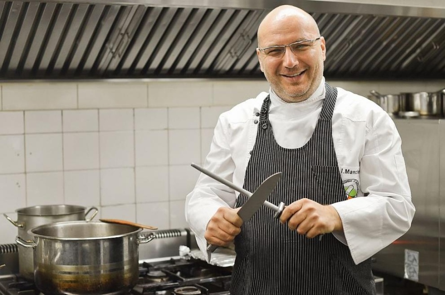 Шеф Манчев богатее и от софтуер