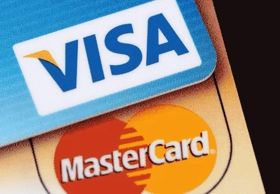 Visa и Mastercard вдигат таксите