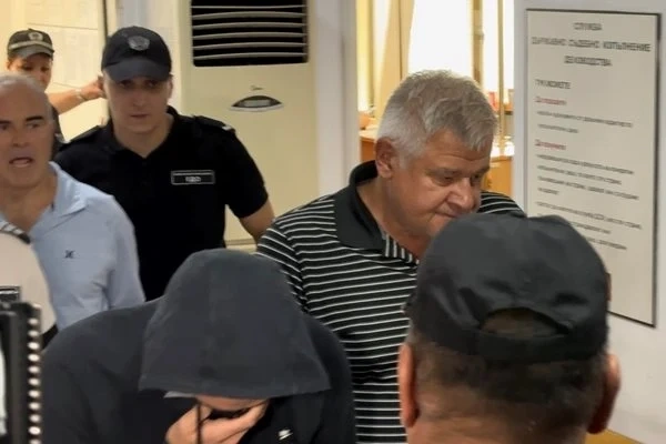 Оставиха в ареста петимата, обвинени в схемата с фиктивния медицински център в Пловдив