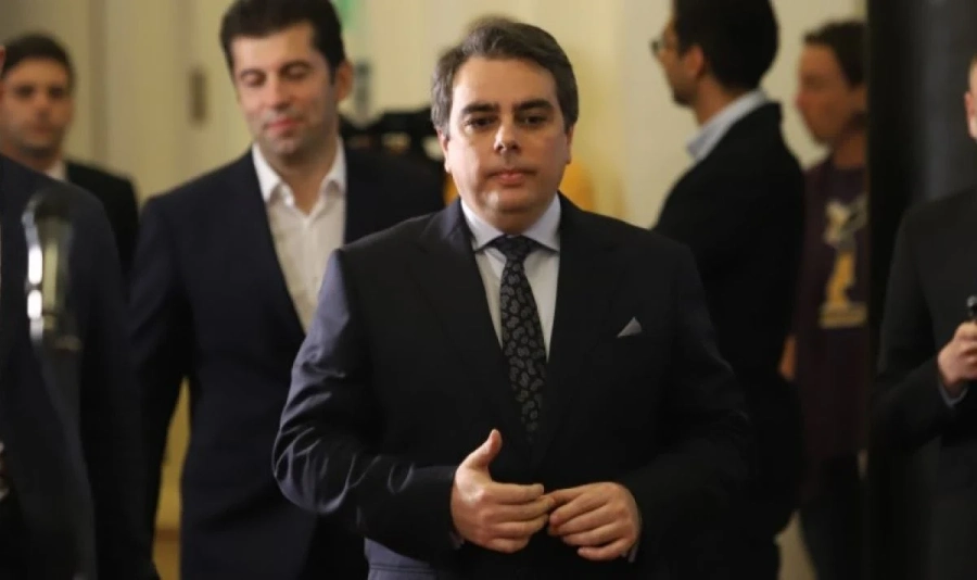 Асен Василев: България може да спести 500 млн. лв., ако приеме еврото
