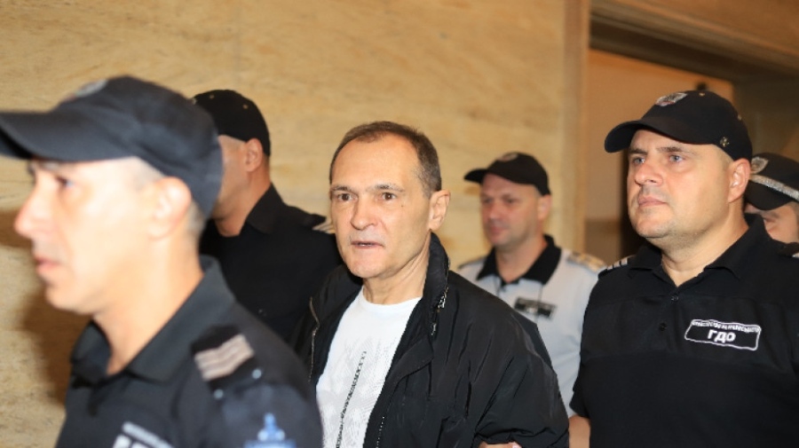 Васил Божков: У дома съм, благодаря ви за подкрепата