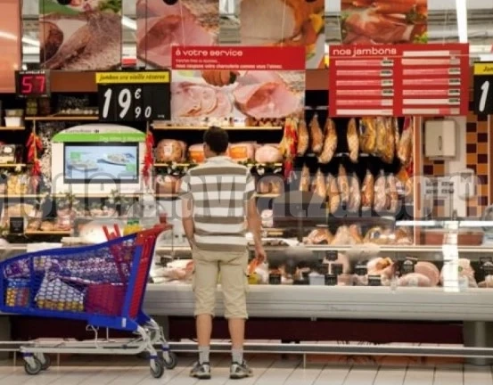 Замразяват цените на 5000 основни продукта във Франция