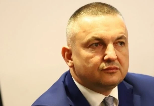 Иван Портних гори заради контрабандиста Дидо Дънката