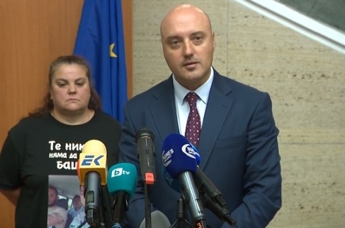 Министърът на правосъдието след среща с роднини на загинали на пътя: Ще обсъдим законодателни инициативи