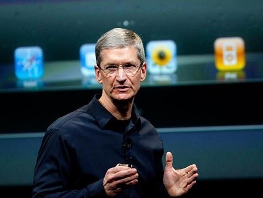 Епъл се отказа от сгъваем iPhone, но работи по такъв, който се навива на руло