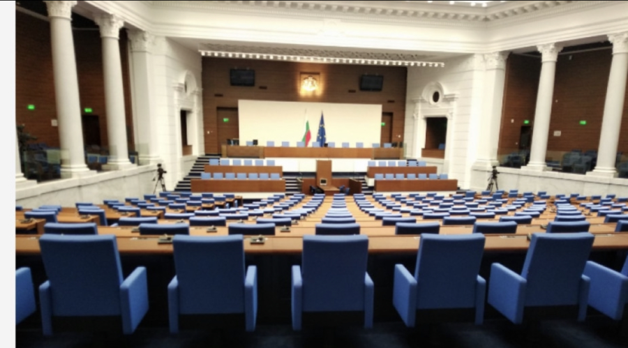 Депутатите излизат във ваканция за 3 седмици преди местните избори