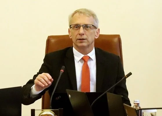 Денков кани зърнопроизводителите на среща, няма да иска оставката на Кирил Вътев
