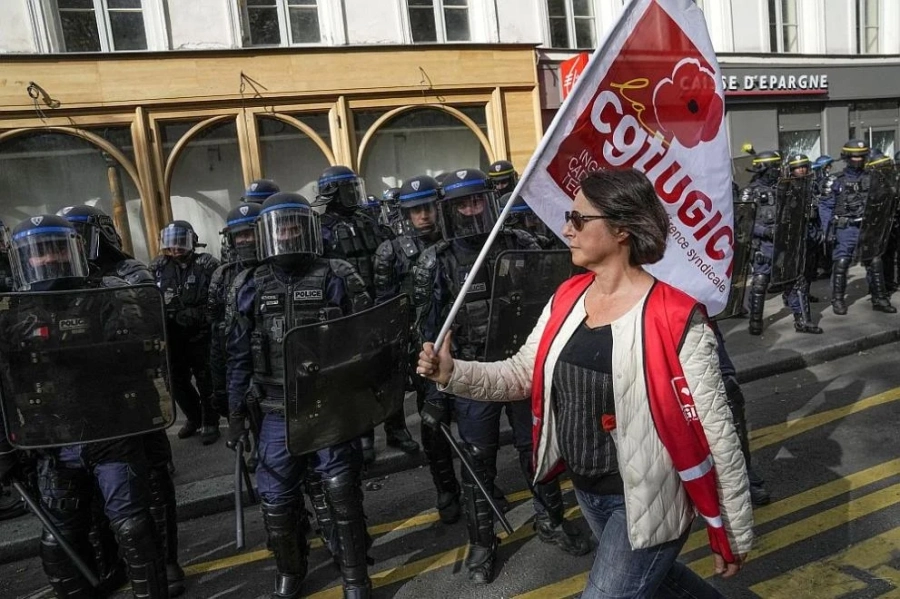Десетки хиляди протестираха във Франция срещу полицейското насилие