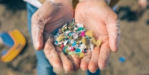 ЕК забранява продажбата на микропластмаса