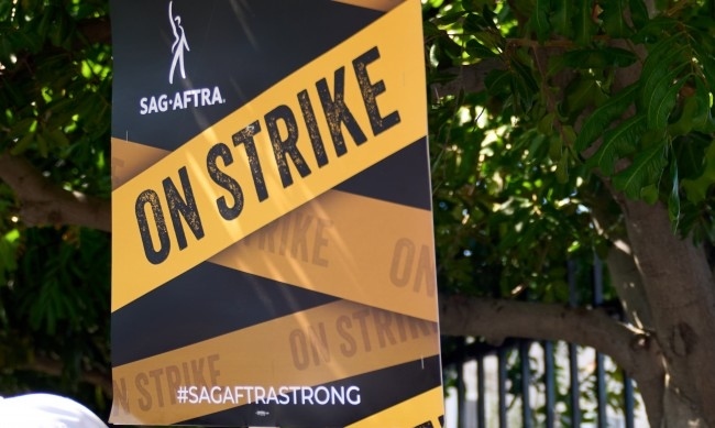 Гилдията на американските сценаристи слага край на стачката 