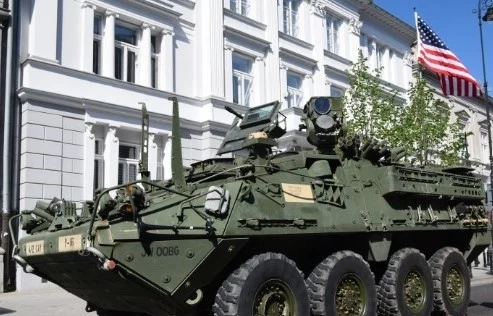 Комисията по отбрана решава за новите бронирани машини Страйкър