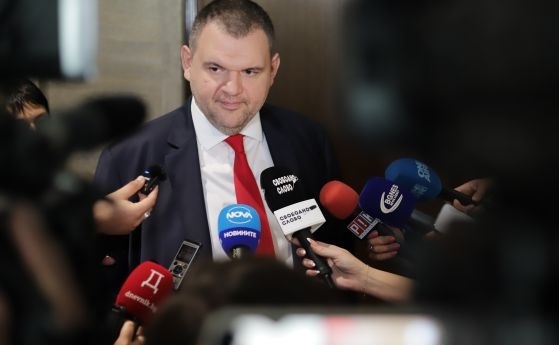 Пеевски обеща, че кабинетът ще работи с години