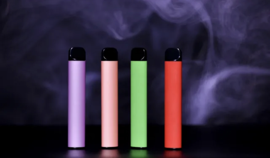 Спират да продават овкусени електронни цигари от 2024 г.