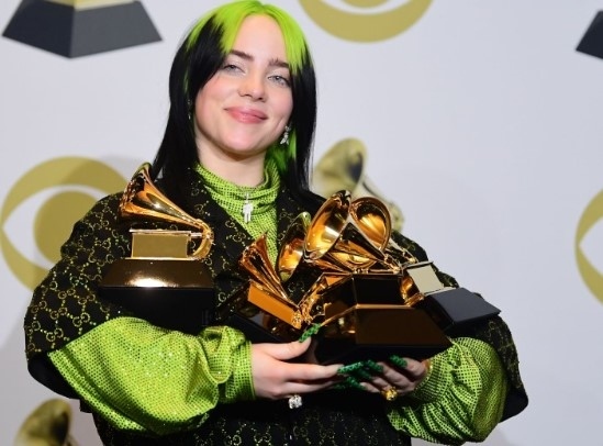 Пускат комикс за живота на Били Айлиш