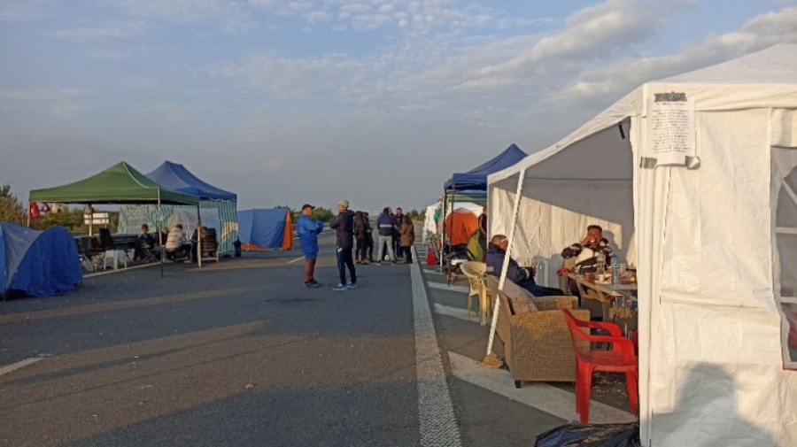 Арести по време на блокадата на АМ Тракия